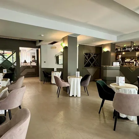 Royal 4* Riva del Garda