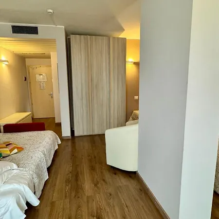 Hotel Royal 4*