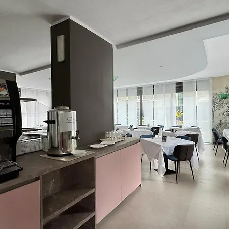 Royal 4* Riva del Garda